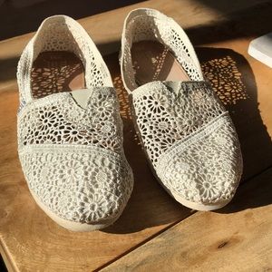 TOMS white crochet